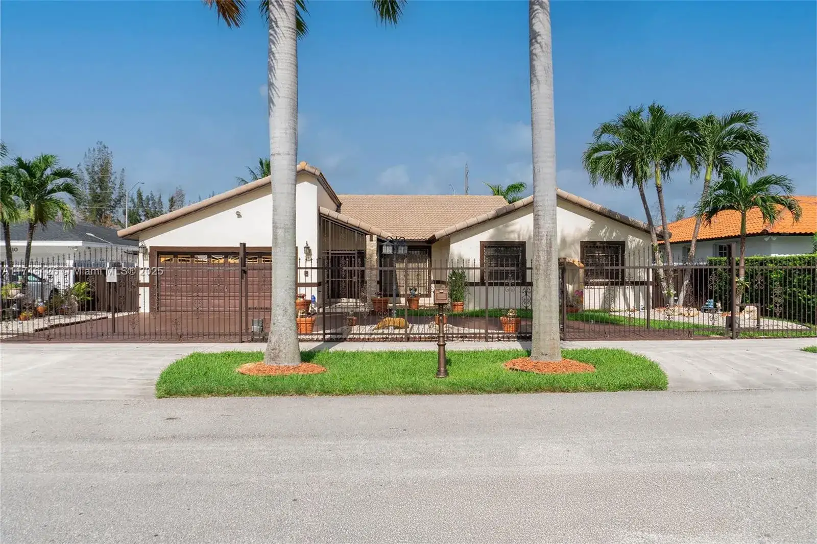 4 bedroom 2 bath Residential for sale at 240 SW 136th Pl, Miami FL 33184