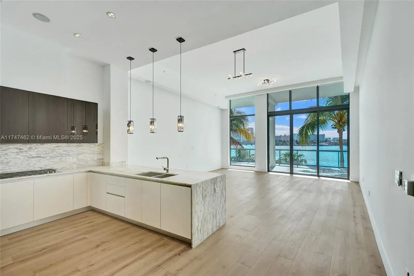 4 bedroom 4 bath Residential for sale at 3300 NE 188th St, Aventura FL 33180