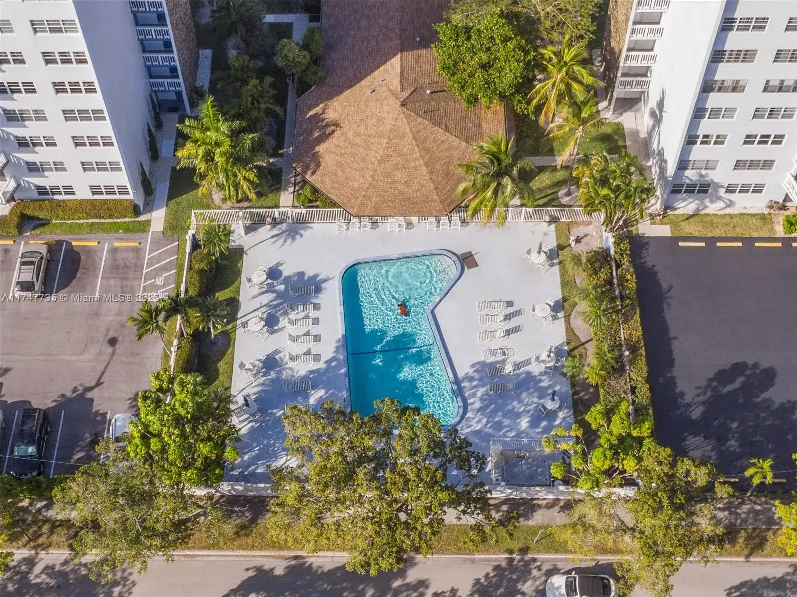 2 bedroom 2 bath Residential for sale at 401 NE 14th Ave # 603, Hallandale Beach FL 33009