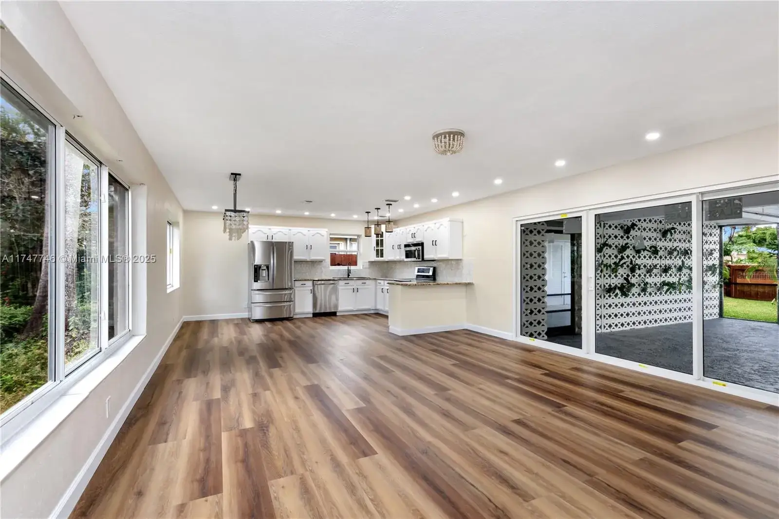 2 bedroom 2 bath Residential for sale at 1507 Harding St, Hollywood FL 33020