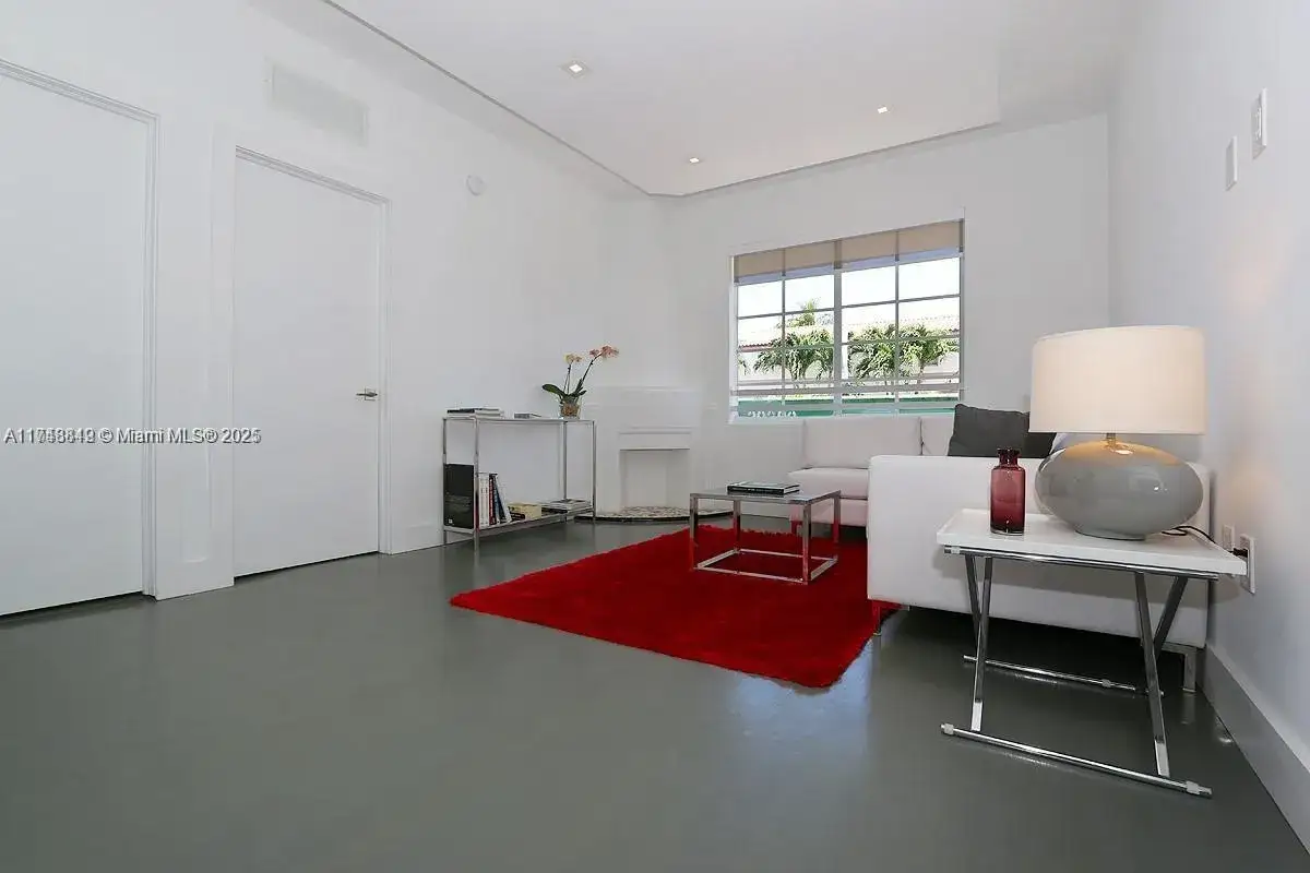 1 bedroom 1 bath Residential for sale at 600 15th St # 6, Miami Beach FL 33139
