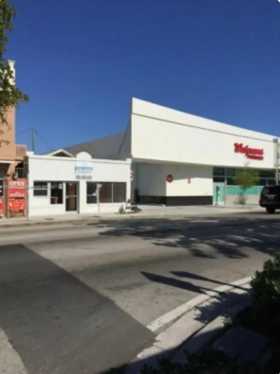 Commercial Sale for sale at 817 SW 8th St, Miami FL 33130