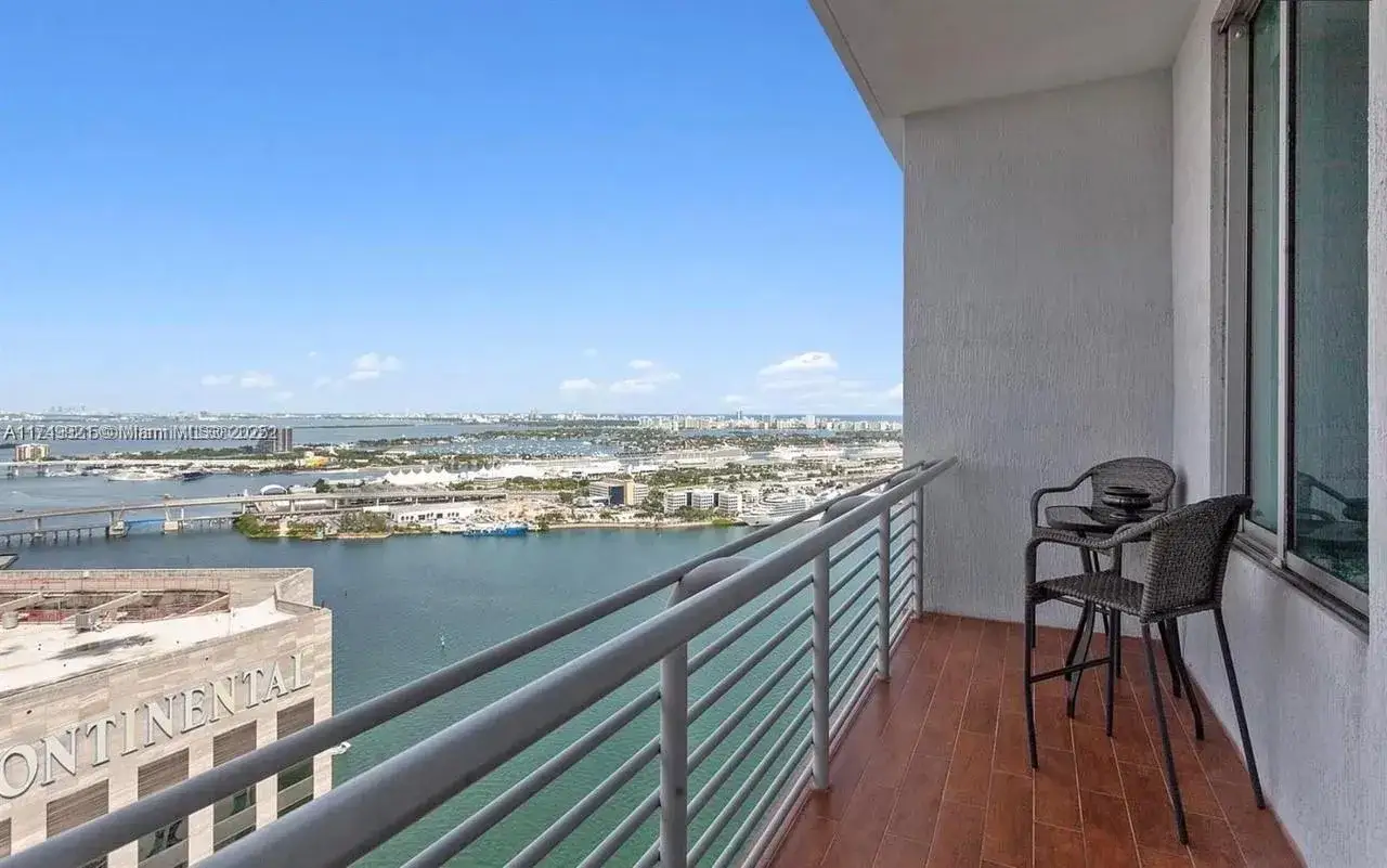1 bedroom 1 bath Residential for sale at 335 S Biscayne Blvd, Miami FL 33131