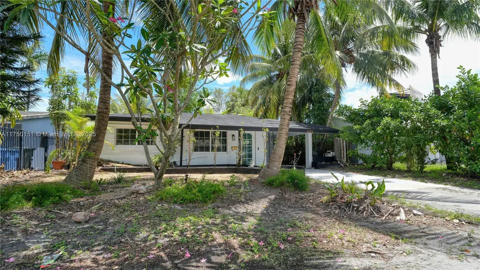 2 bedroom 1 bath Residential for sale at 626 NW 45th St, Oakland Park FL 33309