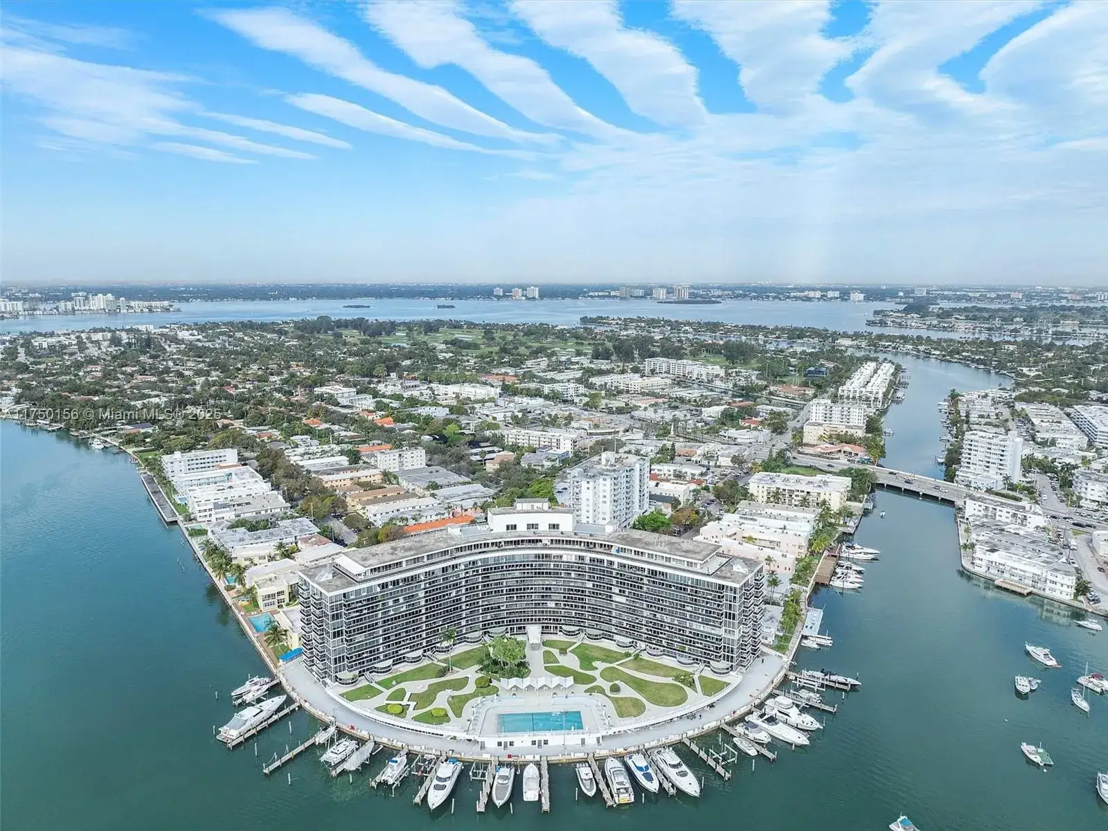 Residential Lease for rent at 900 Bay Dr, Miami Beach FL 33141