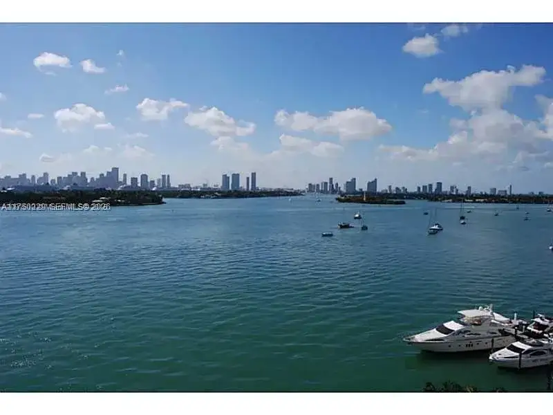 2 bedroom 2 bath Residential for sale at 1100 West Ave # 916, Miami Beach FL 33139