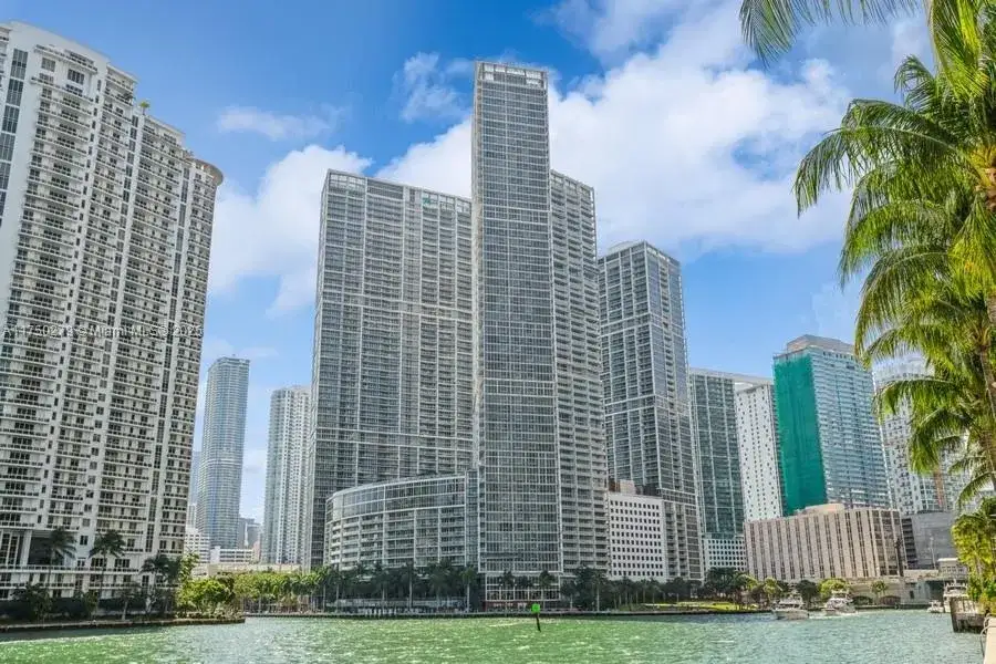 2 bedroom 2 bath Residential Lease for rent at 485 Brickell Ave # 3704, Miami FL 33131