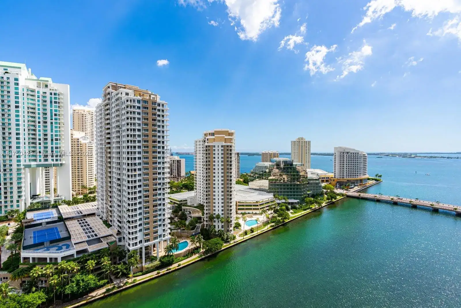 2 bedroom 2 bath Residential for sale at 495 Brickell Ave # 2102, Miami FL 33131