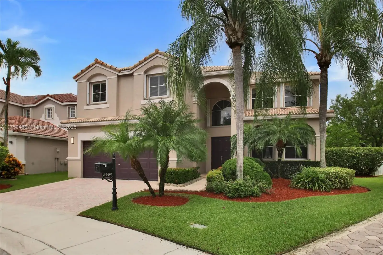 4 bedroom 2 bath Residential for sale at 3962 Pinewood Ln, Weston FL 33331