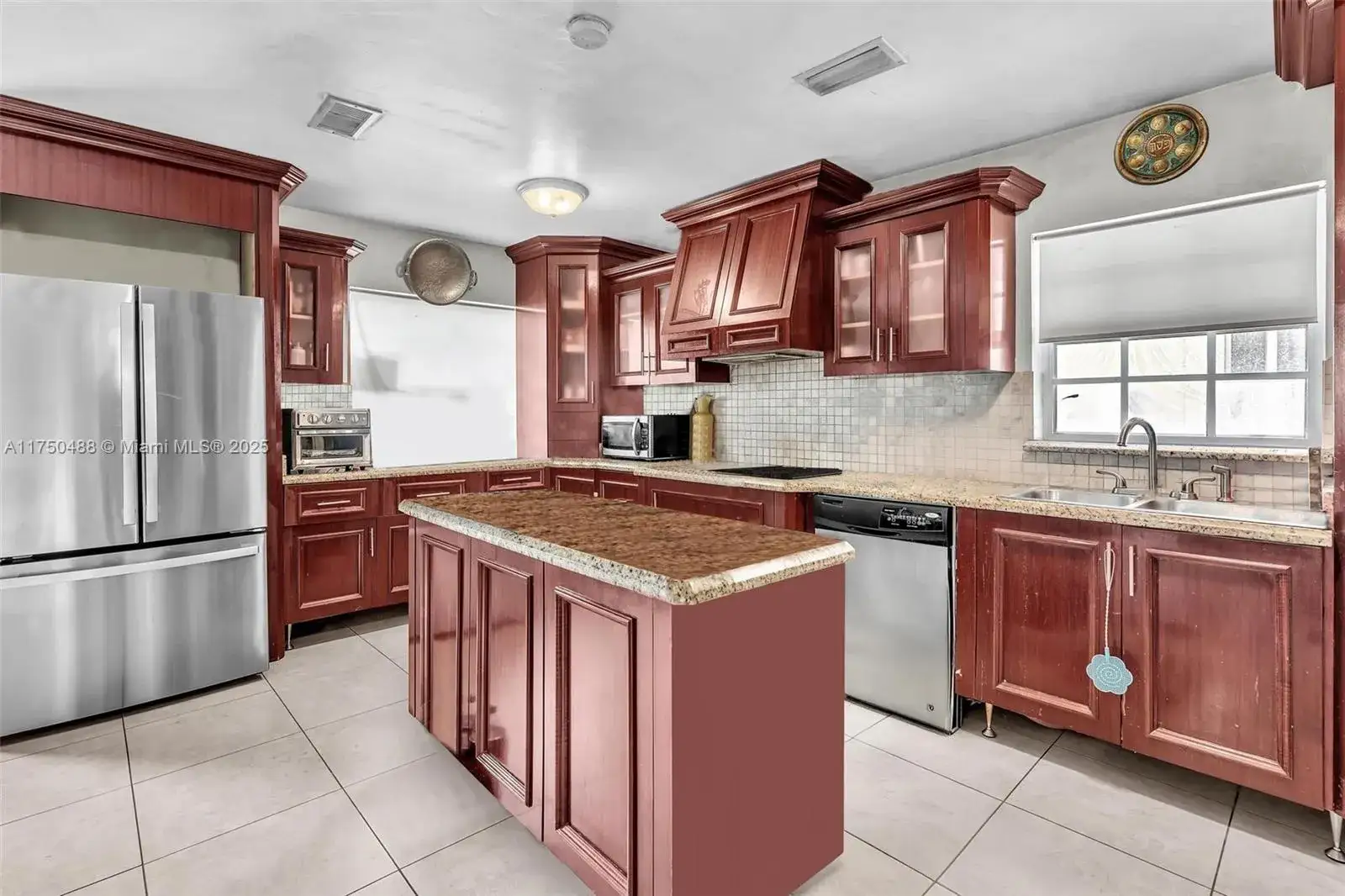 3 bedroom 1 bath Residential for sale at 2631 NE 214th St, Miami FL 33180
