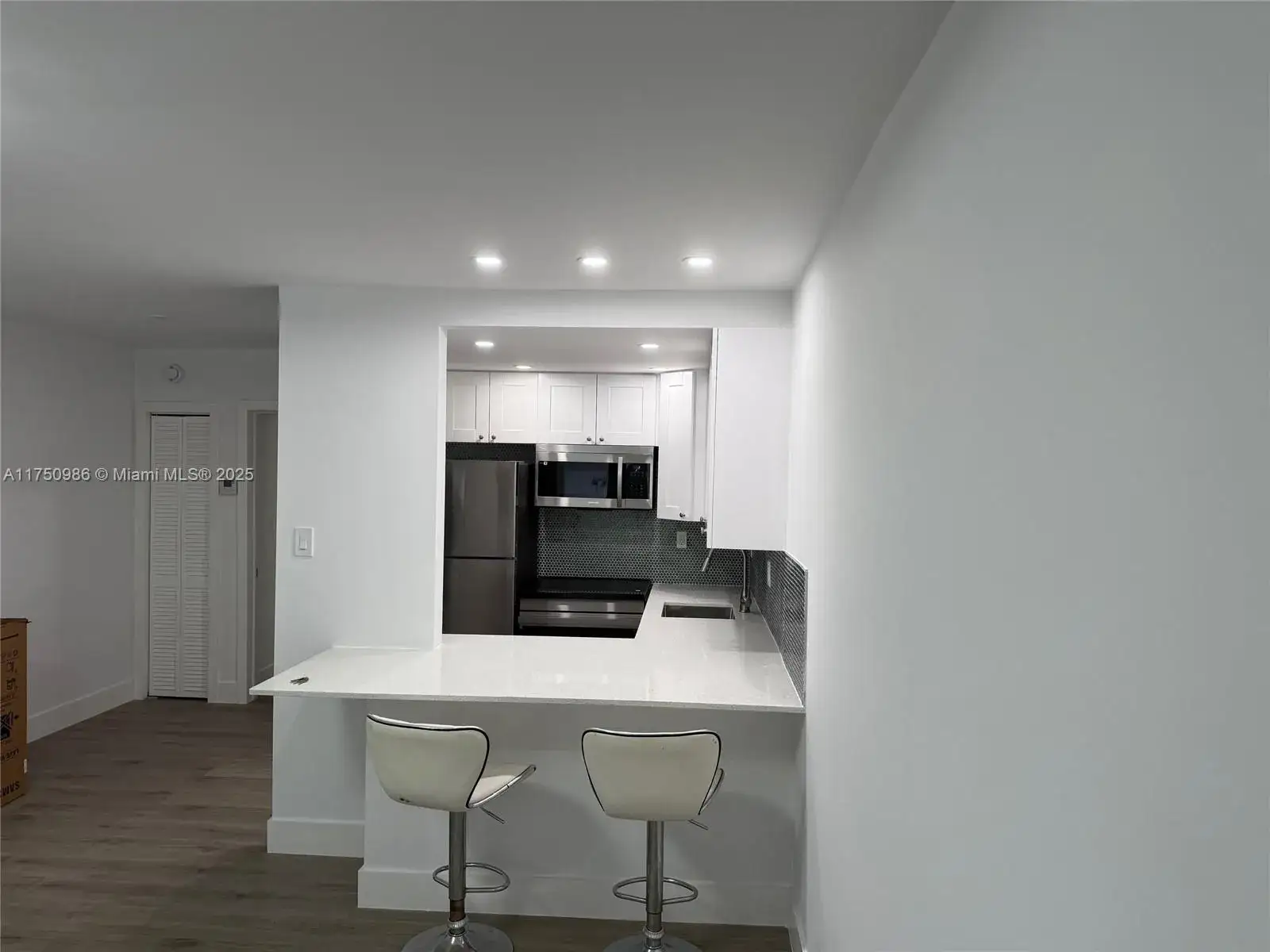 1 bedroom 1 bath Residential for sale at 926 Michigan Ave # 12, Miami Beach FL 33139
