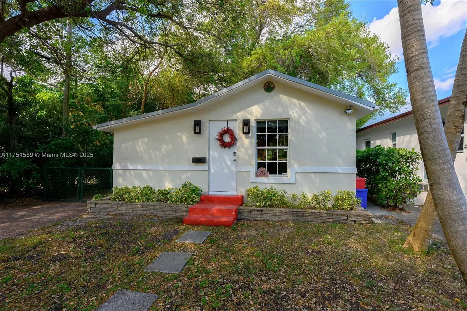 3 bedroom 1 bath Residential Lease for rent at 4916 Washington Dr, Coral Gables FL 33133