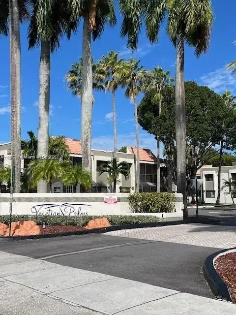 3 bedroom 2 bath Residential for sale at 7925 SW 104th St # 202E, Miami FL 33156