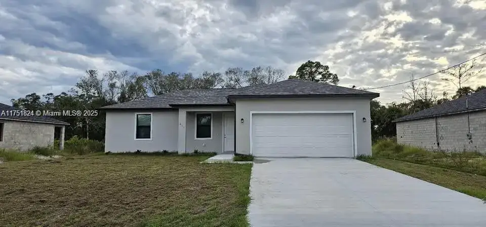 3 bedroom 2 bath Residential Lease for rent at 611 Greenbriar, Lehigh Acres FL 33972