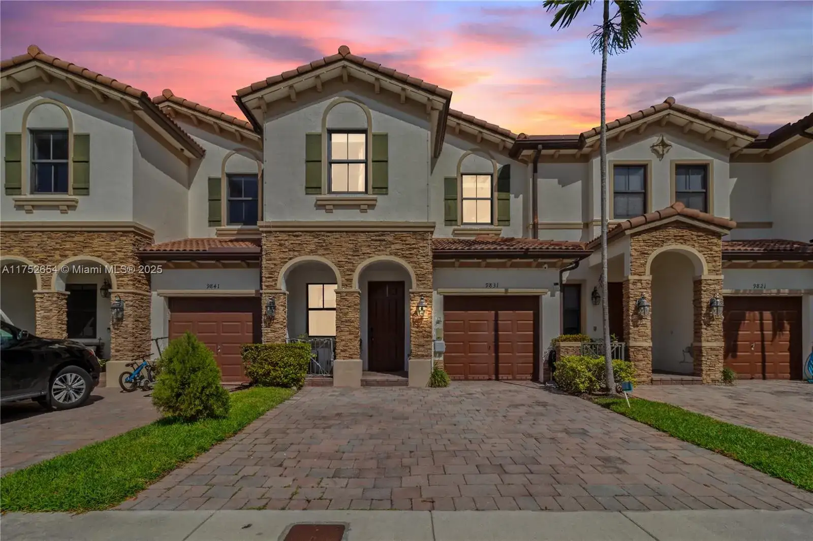 4 bedroom 3 bath Residential for sale at 9831 NW 88th Ter, Doral FL 33178
