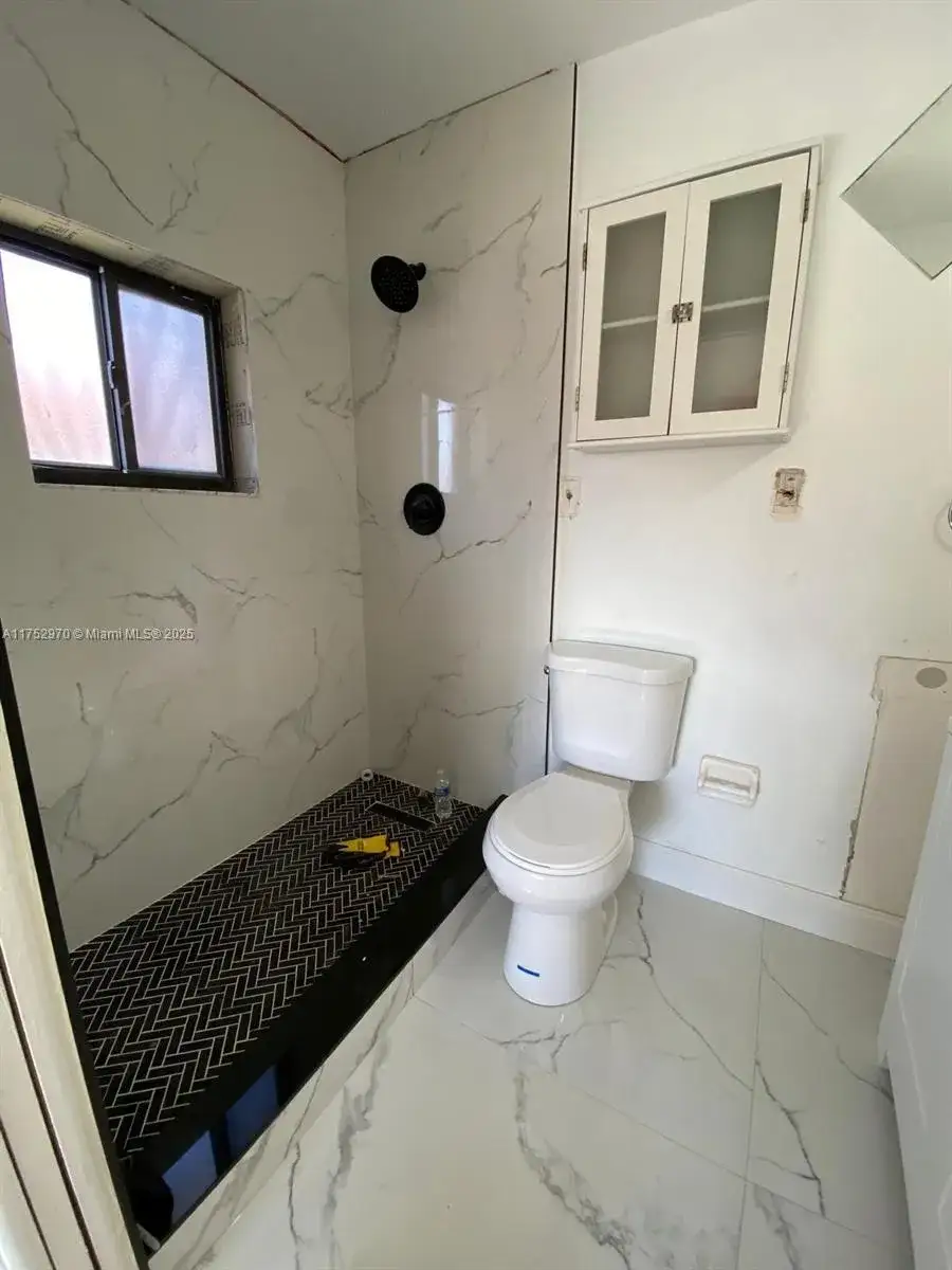 2 bedroom 2 bath Residential for sale at 7922 W 29th Way # 202, Hialeah FL 33018
