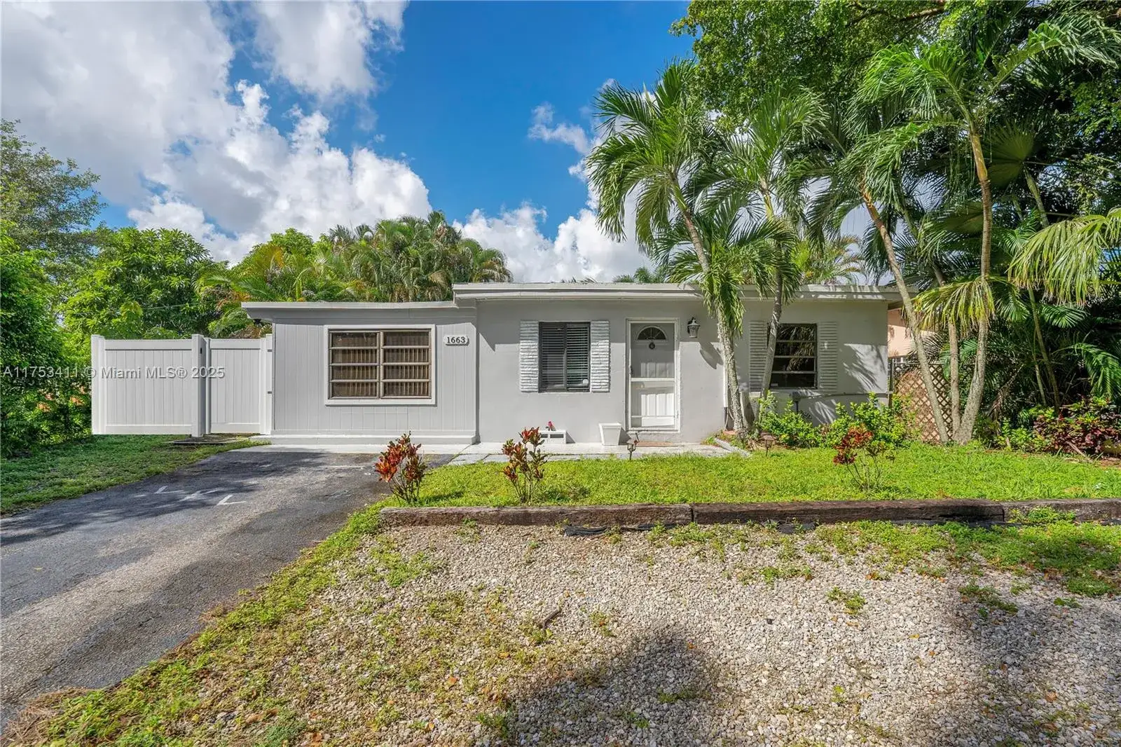 2 bedroom 1 bath Residential for sale at 1663 SW 28th Ave, Fort Lauderdale FL 33312