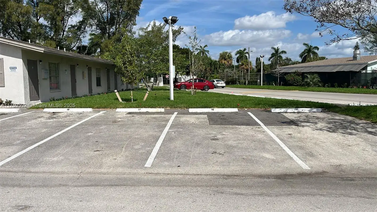 2 bedroom 1 bath Residential Lease for rent at 550 NE 44th St # M2, Deerfield Beach FL 33064