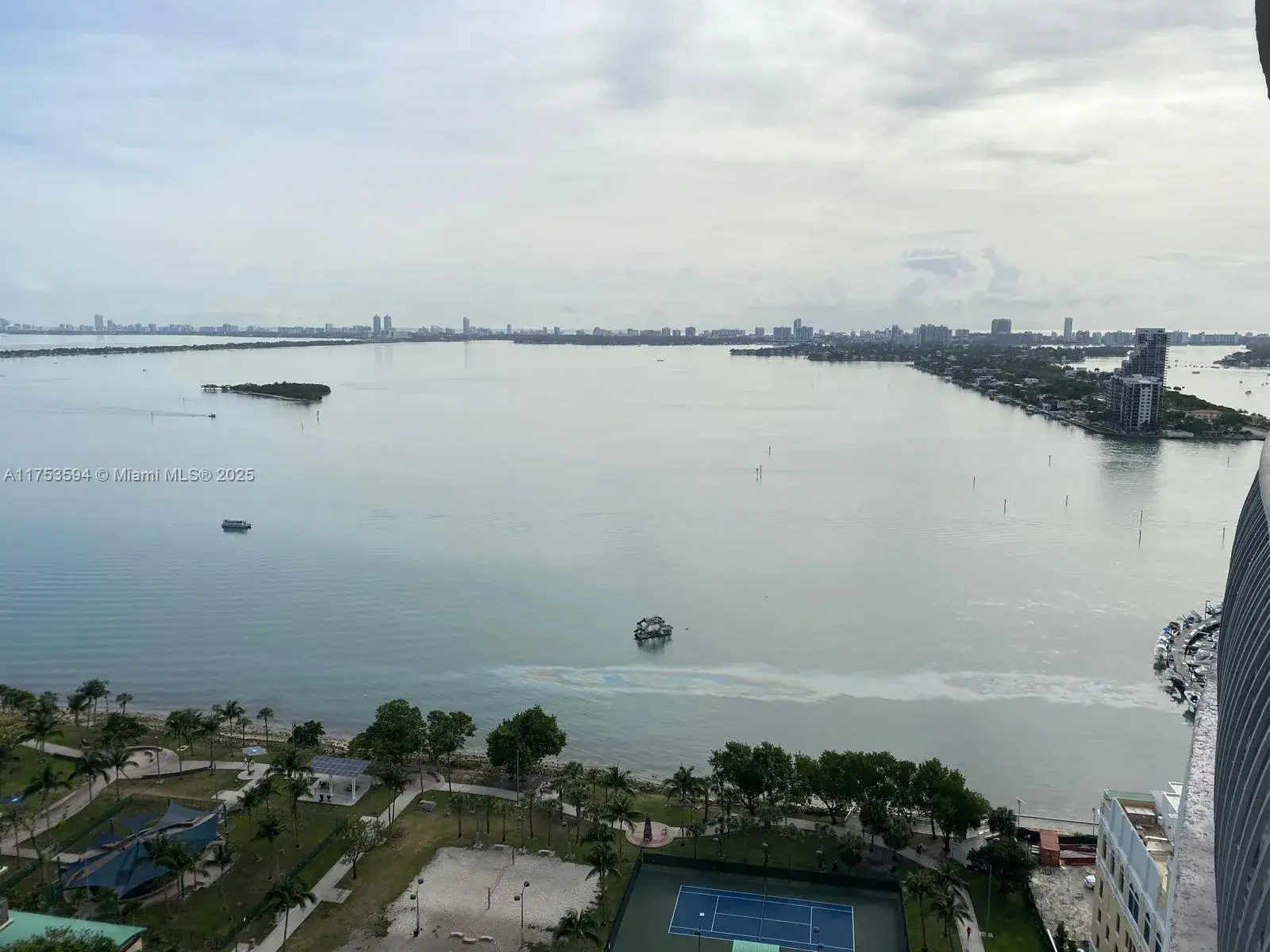1 bedroom 1 bath Residential for sale at 1750 N Bayshore Dr # 2905, Miami FL 33132