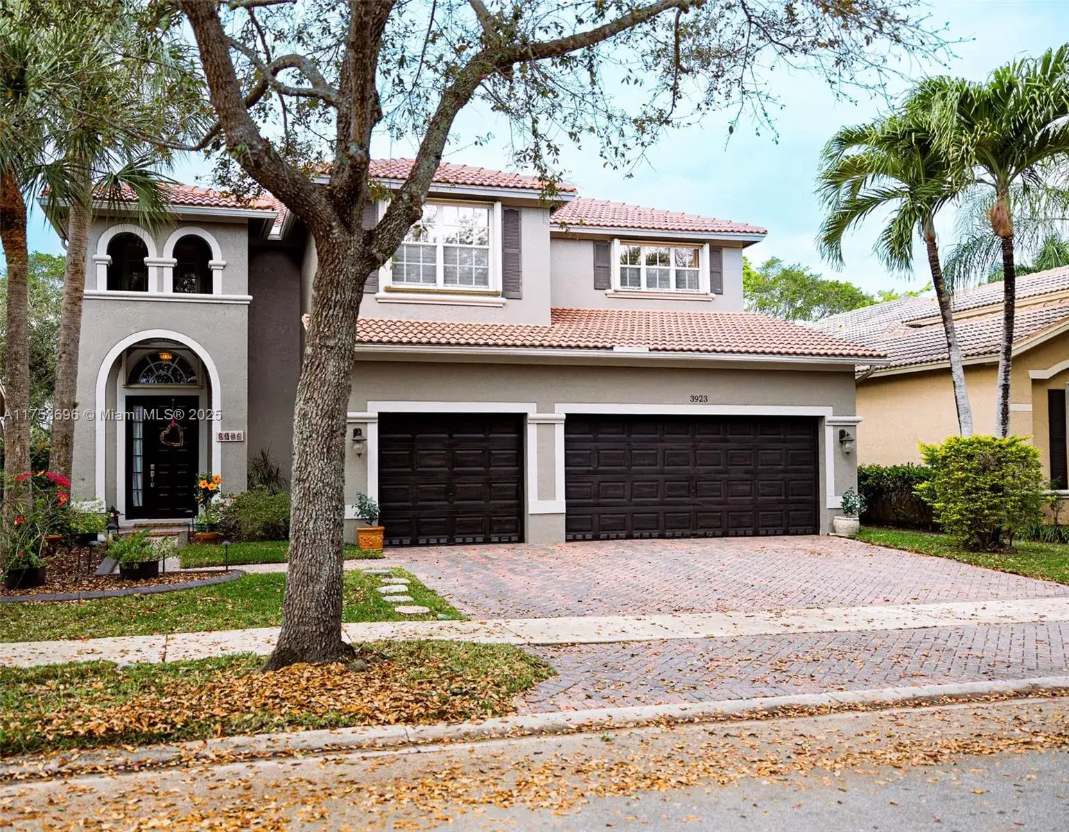 5 bedroom 4 bath Residential for sale at 3923 Cascade Ter, Weston FL 33332