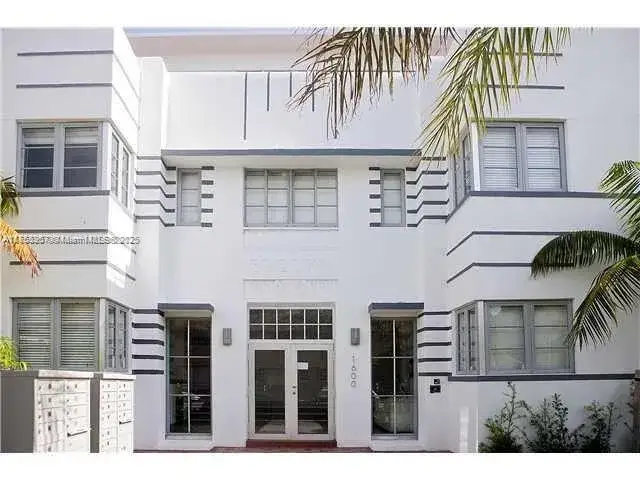 1 bedroom 1 bath Residential for sale at 1600 Euclid Ave # 203, Miami Beach FL 33139