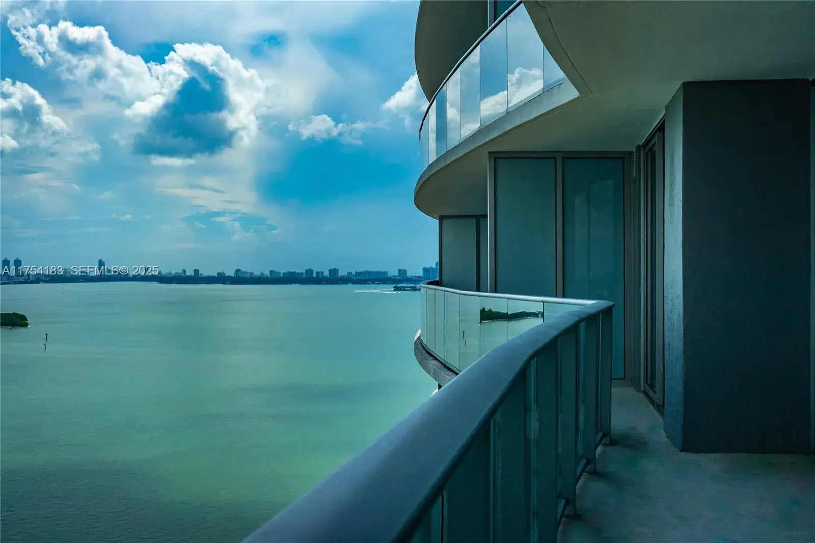 2 bedroom 3 bath Residential for sale at 488 NE 18 St # 1809, Miami FL 33132