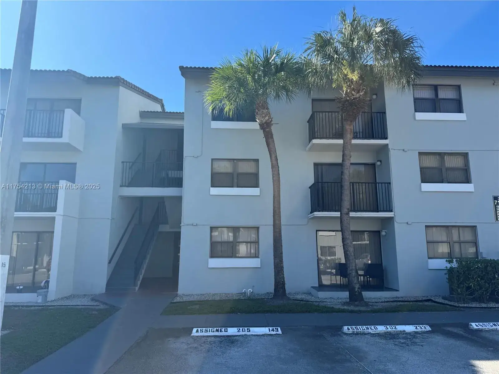 2 bedroom 2 bath Residential for sale at 7135 NW 179th St # 209, Hialeah FL 33015