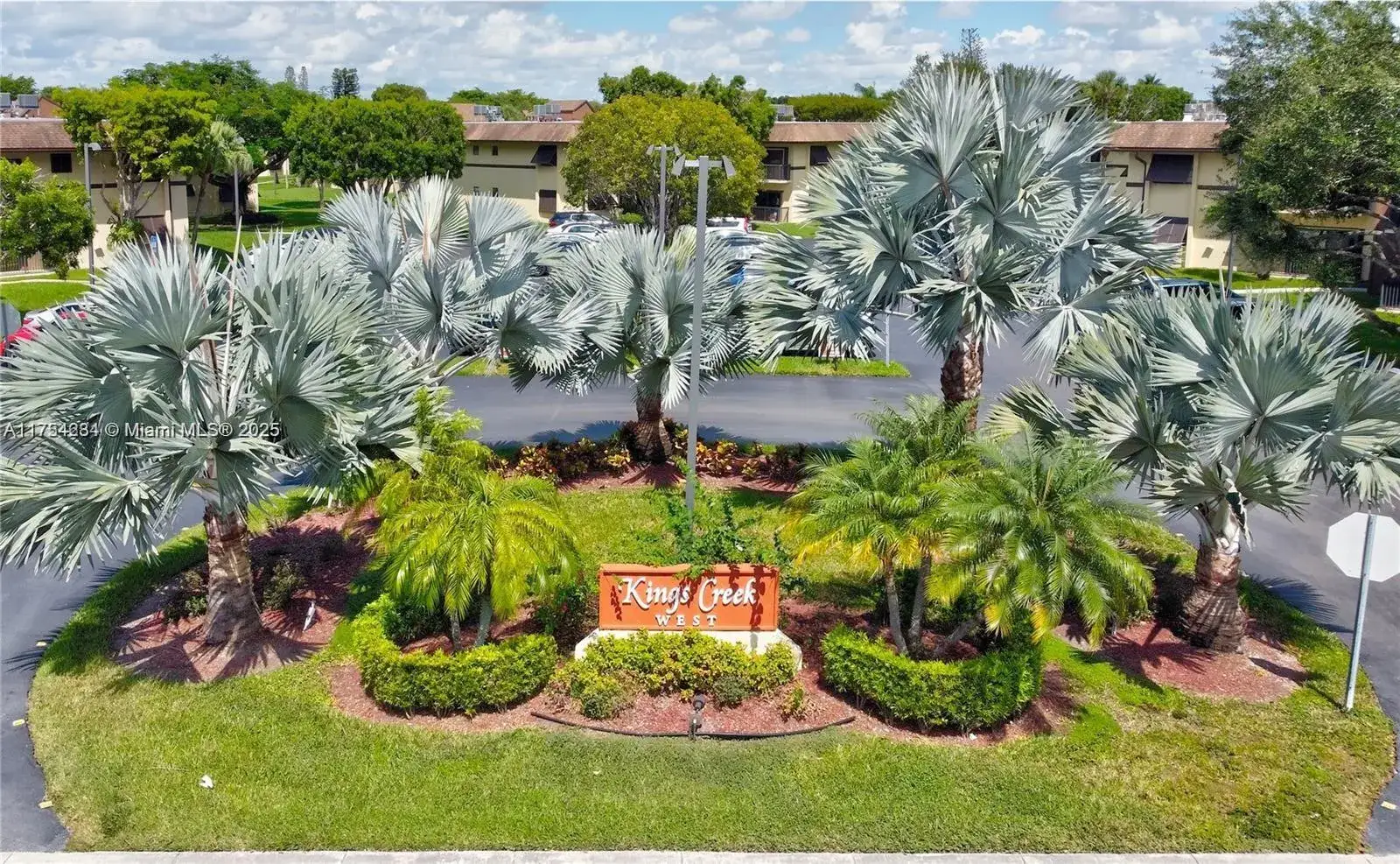 2 bedroom 2 bath Residential for sale at 7935 SW 86th St # 823, Miami FL 33143