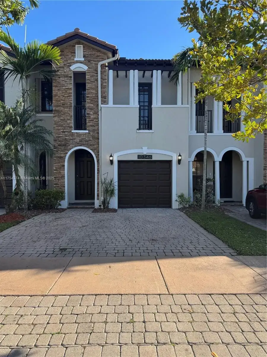 3 bedroom 2 bath Residential for sale at 10346 NW 30th Ter # 10346, Doral FL 33172