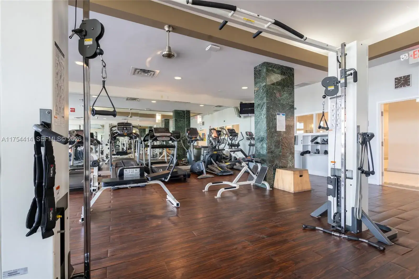 1 bedroom 1 bath Residential for sale at 6770 Indian Creek Dr # 8G, Miami Beach FL 33141