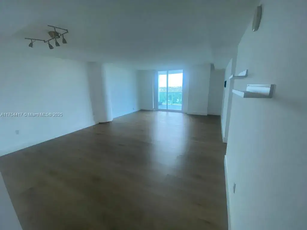 2 bedroom 2 bath Residential for sale at 2101 Brickell Ave # 1401, Miami FL 33129