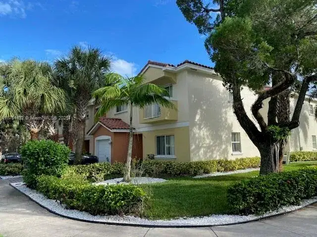 3 bedroom 2 bath Residential Lease for rent at 228 NW 14th Ave # 0, Fort Lauderdale FL 33311