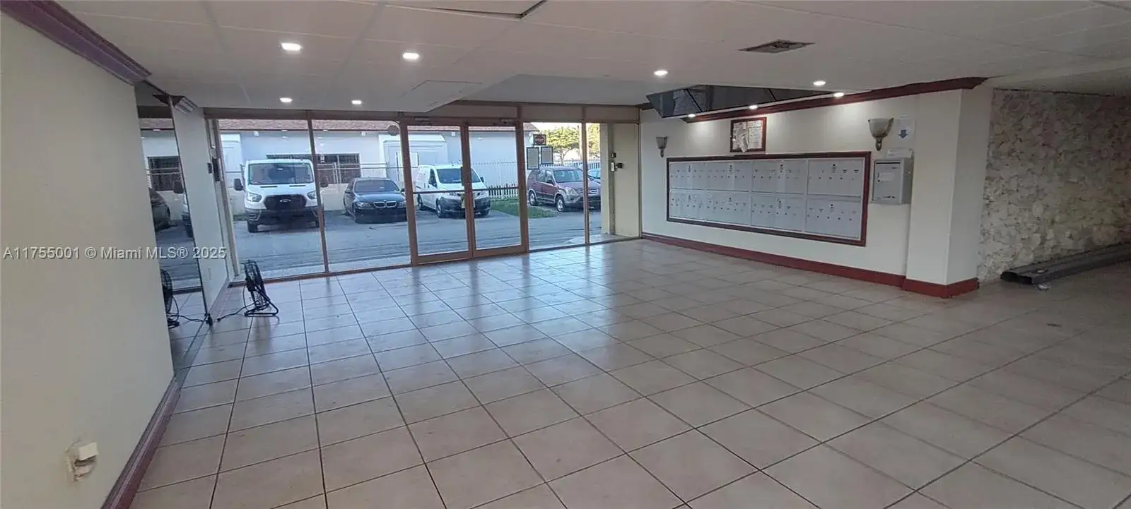 1 bedroom 1 bath Residential for sale at 13390 NE 7th Ave # 302, North Miami FL 33161