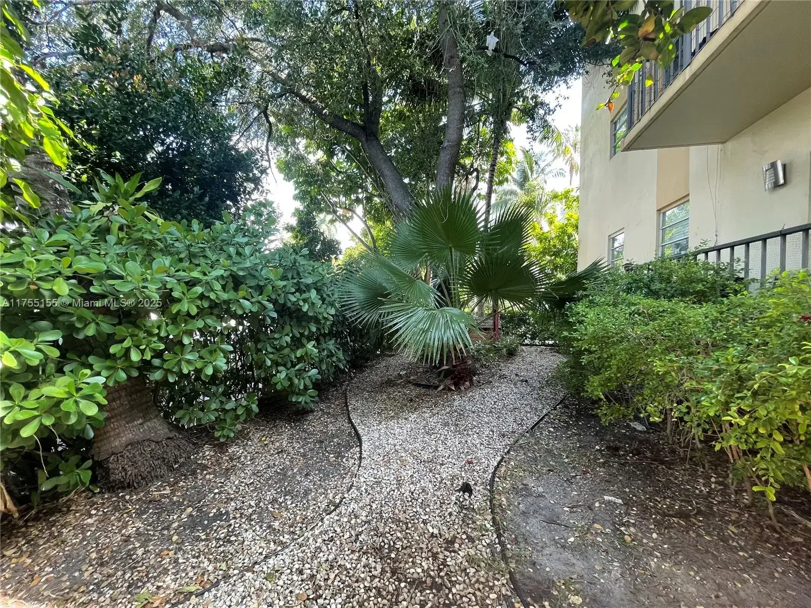 2 bedroom 2 bath Residential for sale at 821 Euclid Ave # 403, Miami Beach FL 33139