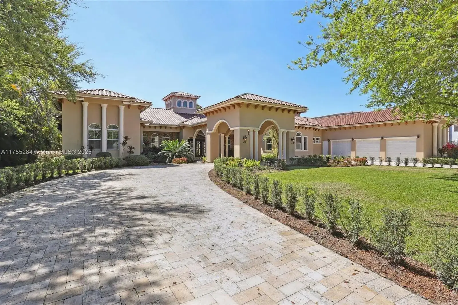 7 bedroom 8 bath Residential for sale at 7480 SW 100th St, Pinecrest FL 33156