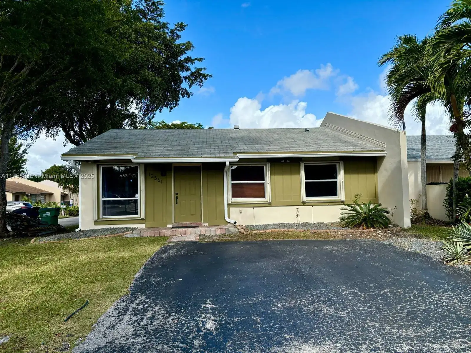 3 bedroom 2 bath Residential for sale at 12561 SW 119th Ter, Miami FL 33186