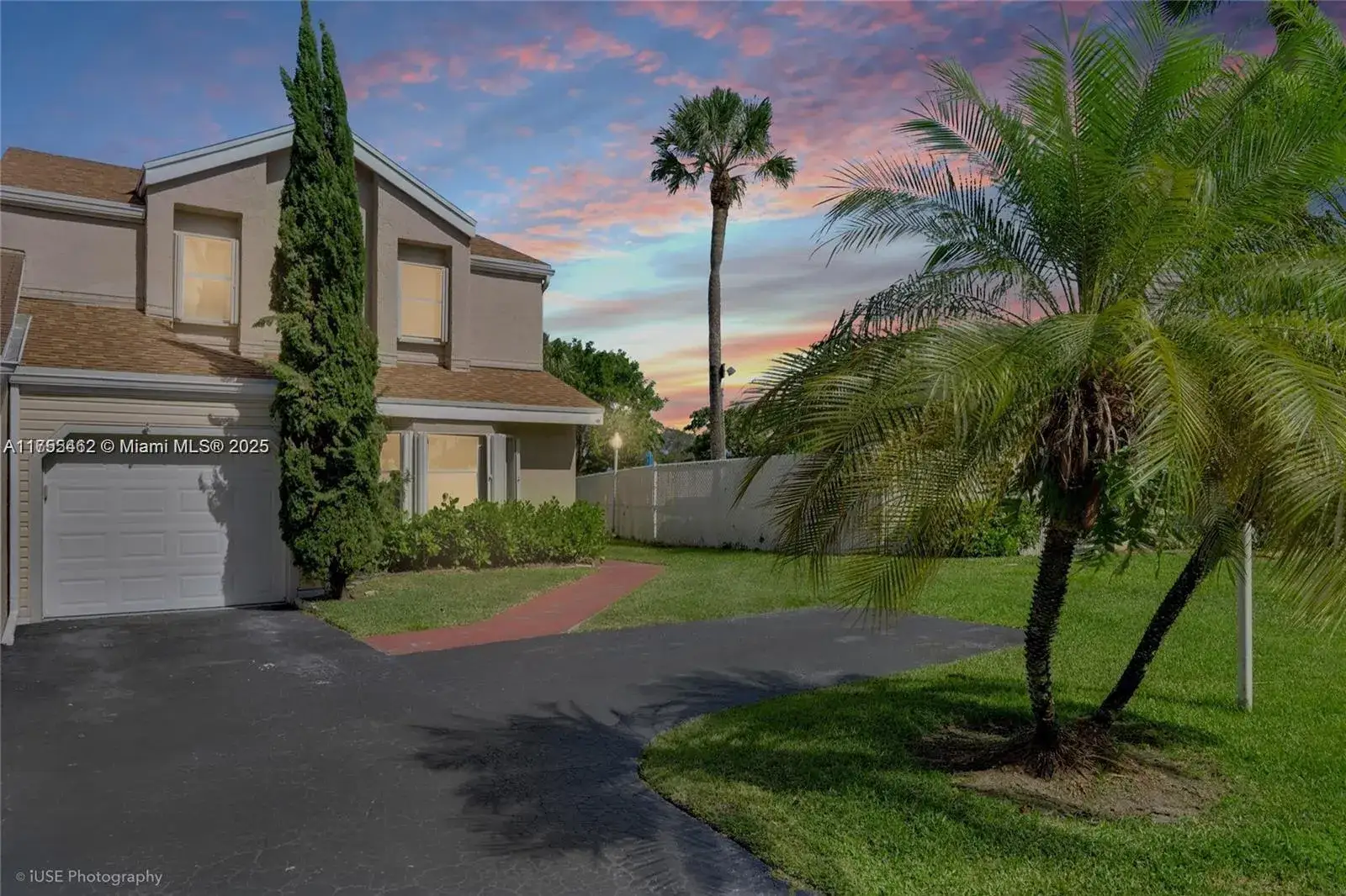 3 bedroom 2 bath Residential for sale at 10961 Scarborough Dr # 10961, Davie FL 33324