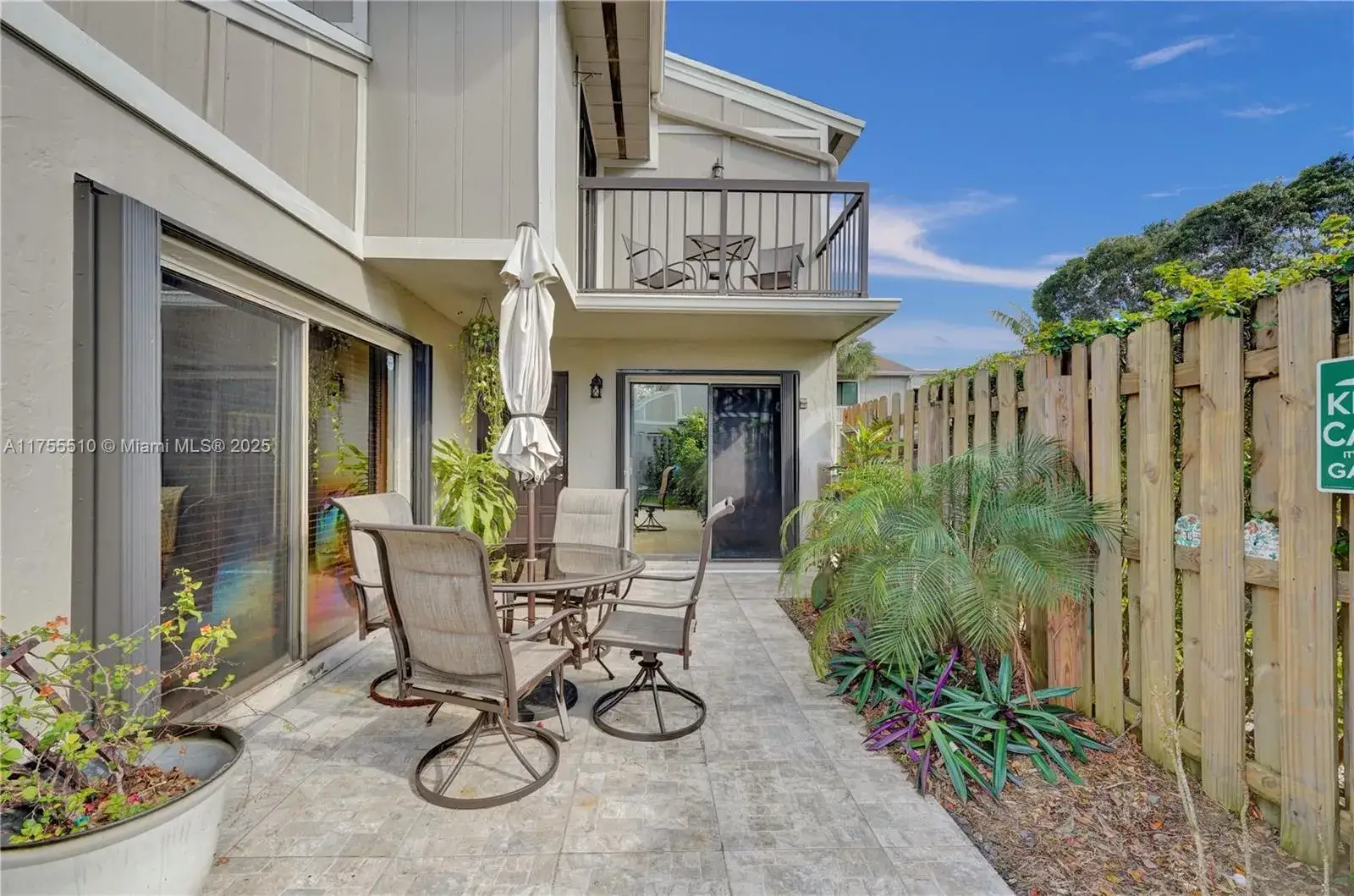 2 bedroom 1 bath Residential for sale at 13273 NW 5th St, Plantation FL 33325