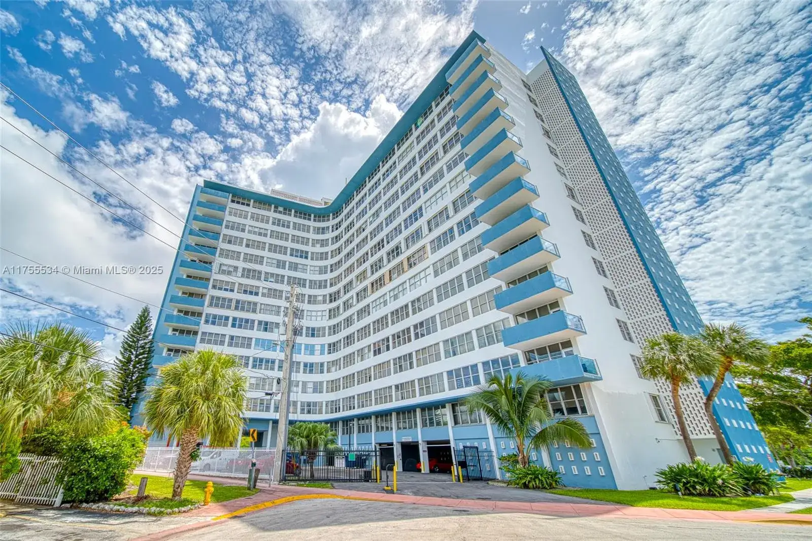 2 bedroom 2 bath Residential for sale at 7441 Wayne Ave # 2L, Miami Beach FL 33141