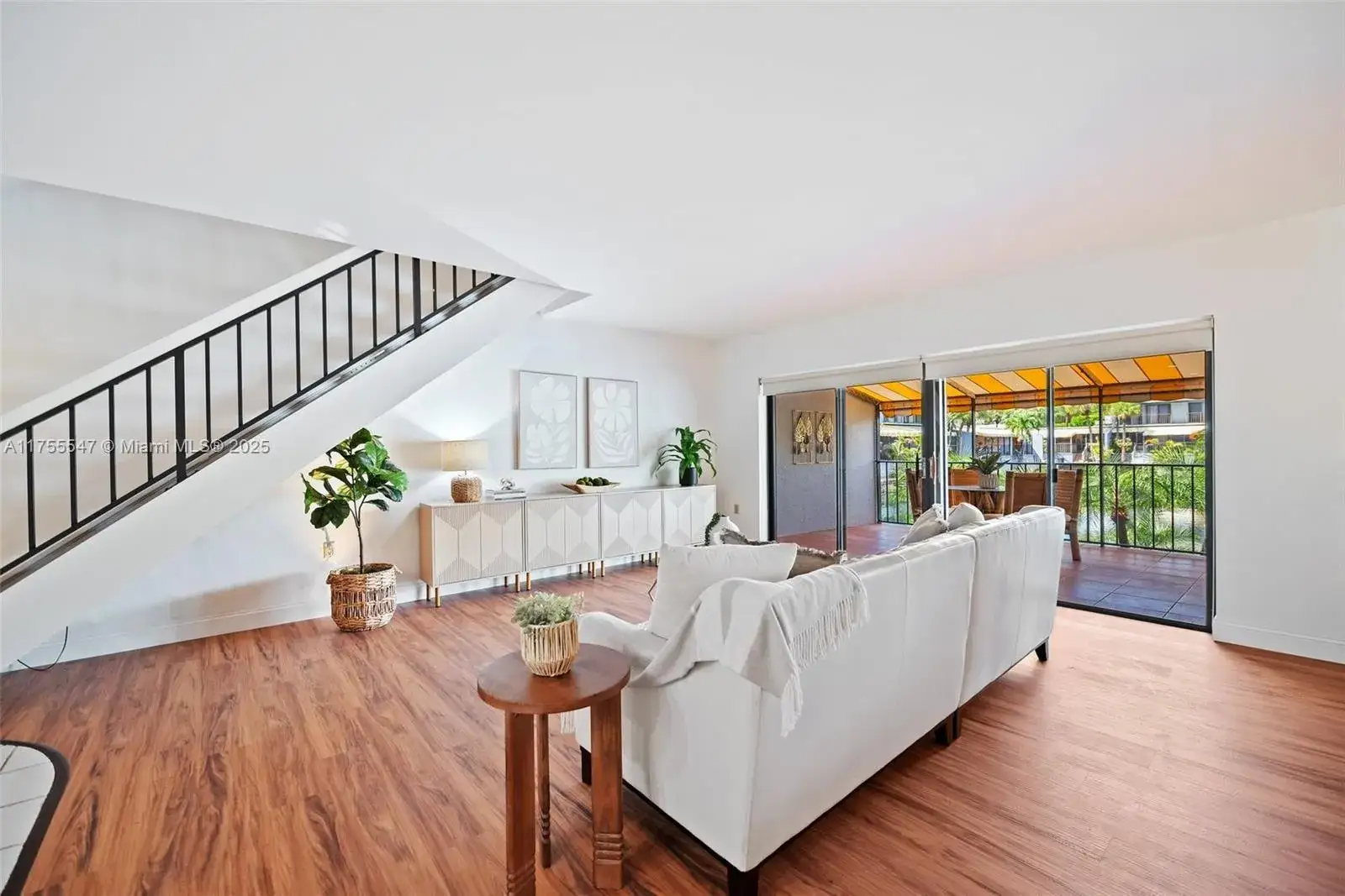 4 bedroom 3 bath Residential for sale at 16408 Bridge End Rd, Miami Lakes FL 33014