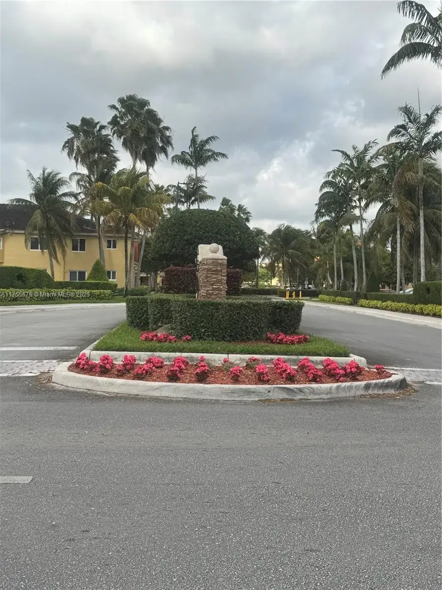 2 bedroom 2 bath Residential for sale at 940 NE 33rd Ter # 103, Homestead FL 33033