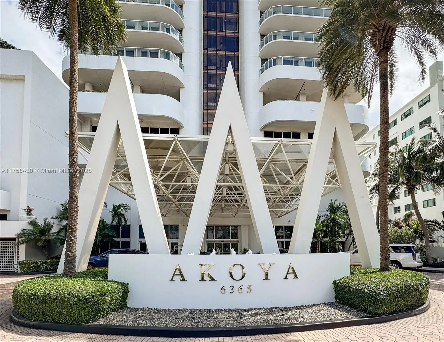 1 bedroom 1 bath Residential Lease for rent at 6365 Collins Ave # 1410, Miami Beach FL 33141