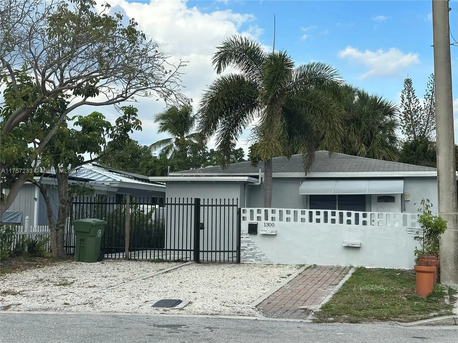 3 bedroom 1 bath Residential for sale at 1300 NW 7th Ter, Fort Lauderdale FL 33311