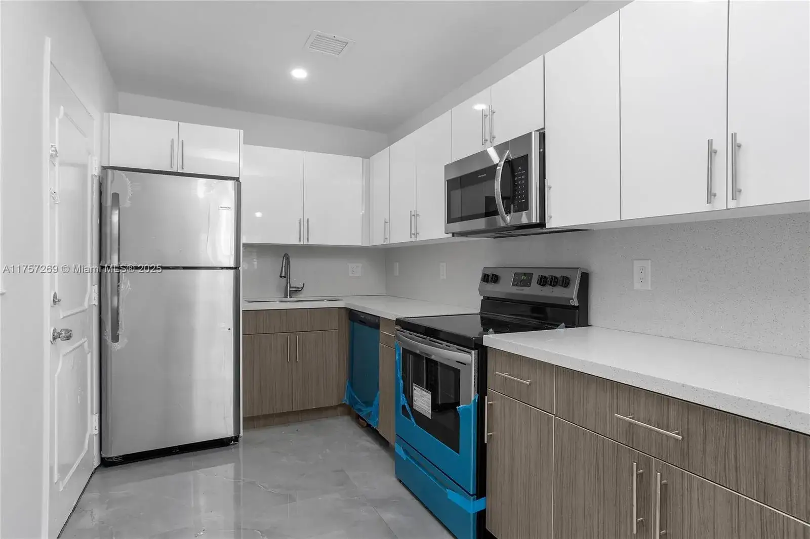 2 bedroom 2 bath Residential for sale at 11930 NE 19th Dr # 1, North Miami FL 33181