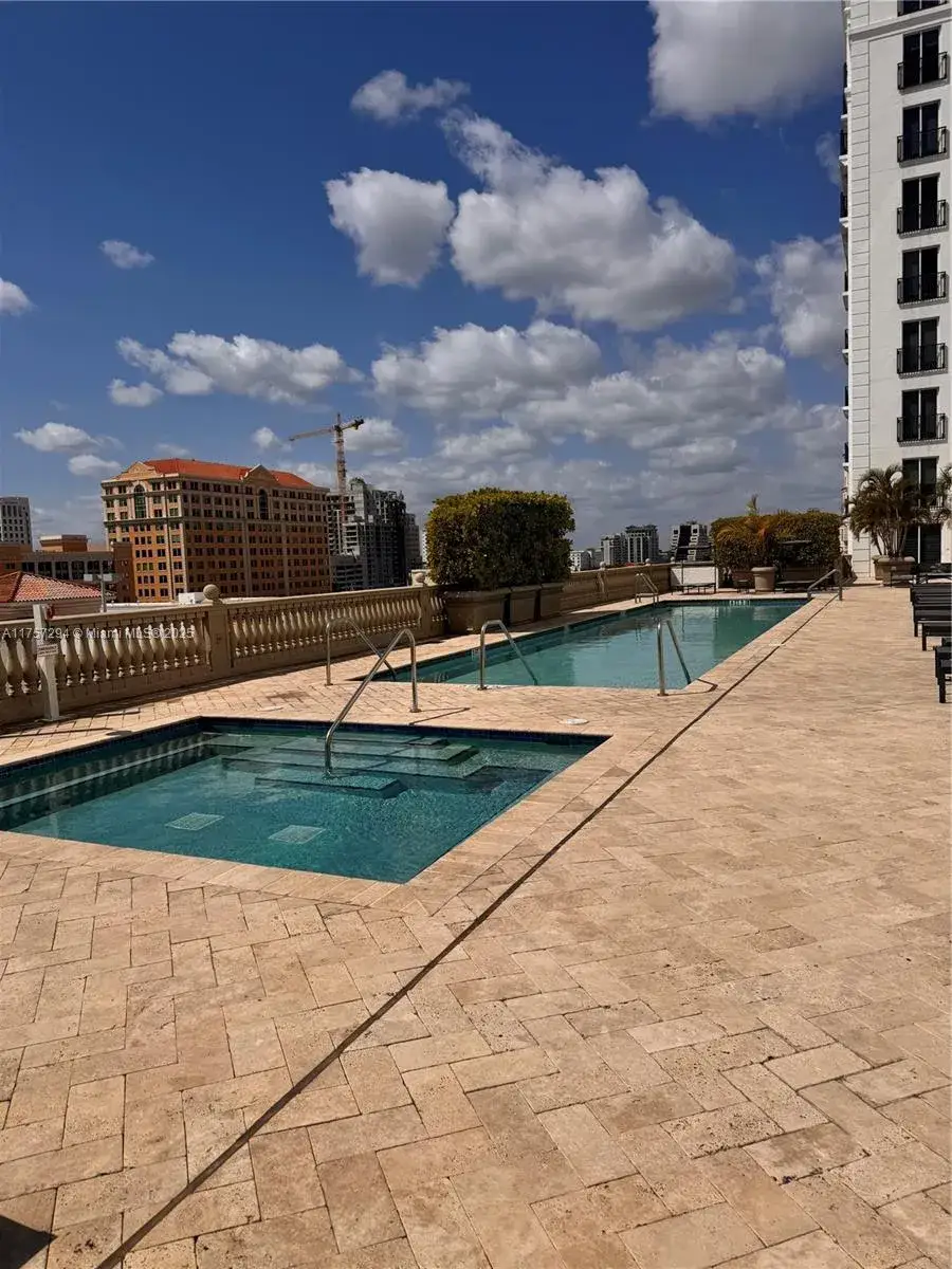 1 bedroom 1 bath Residential Lease for rent at 10 Aragon Ave # 903, Coral Gables FL 33134