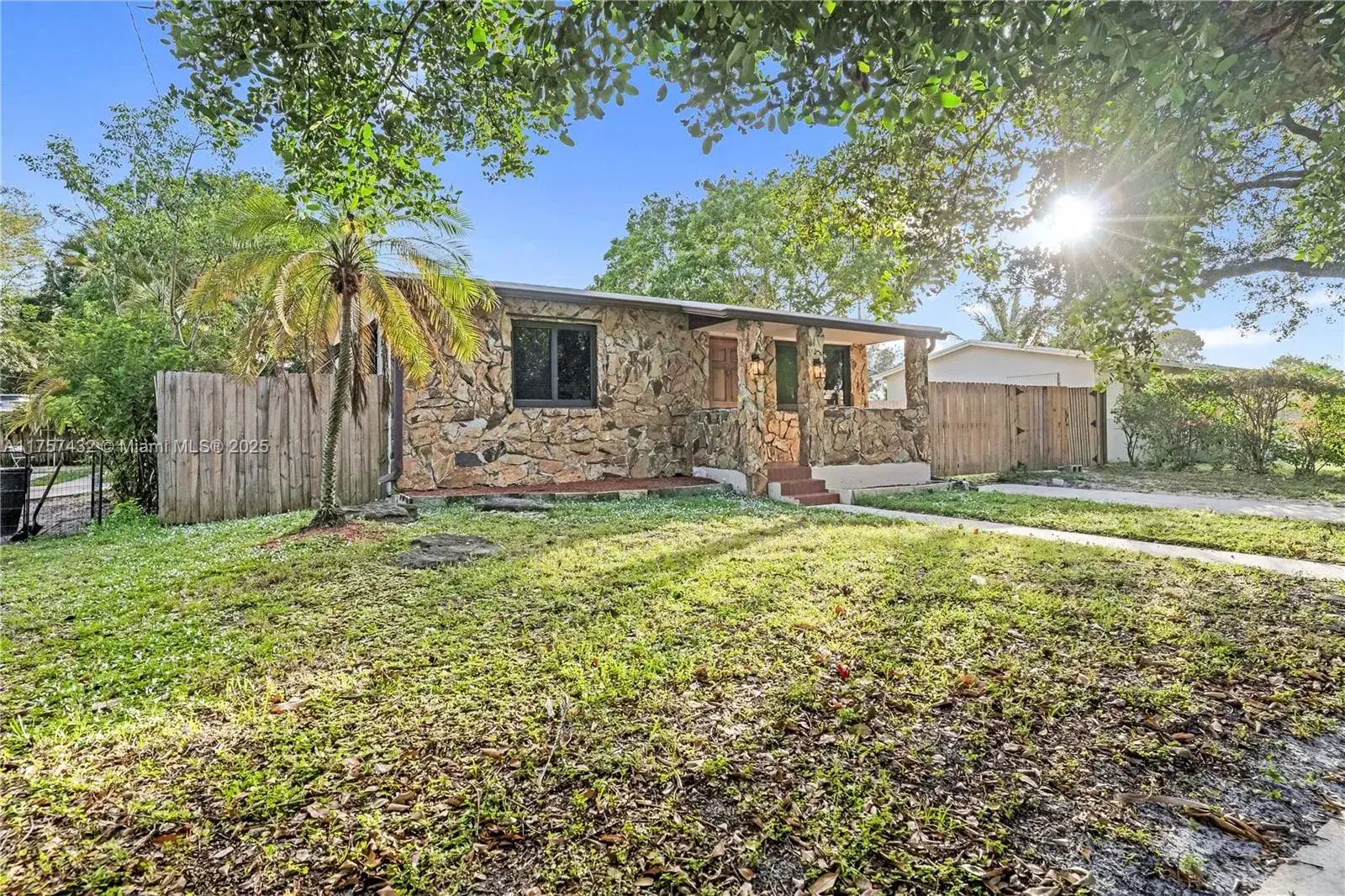 2 bedroom 1 bath Residential for sale at 6444 Mcclellan St, Hollywood FL 33024
