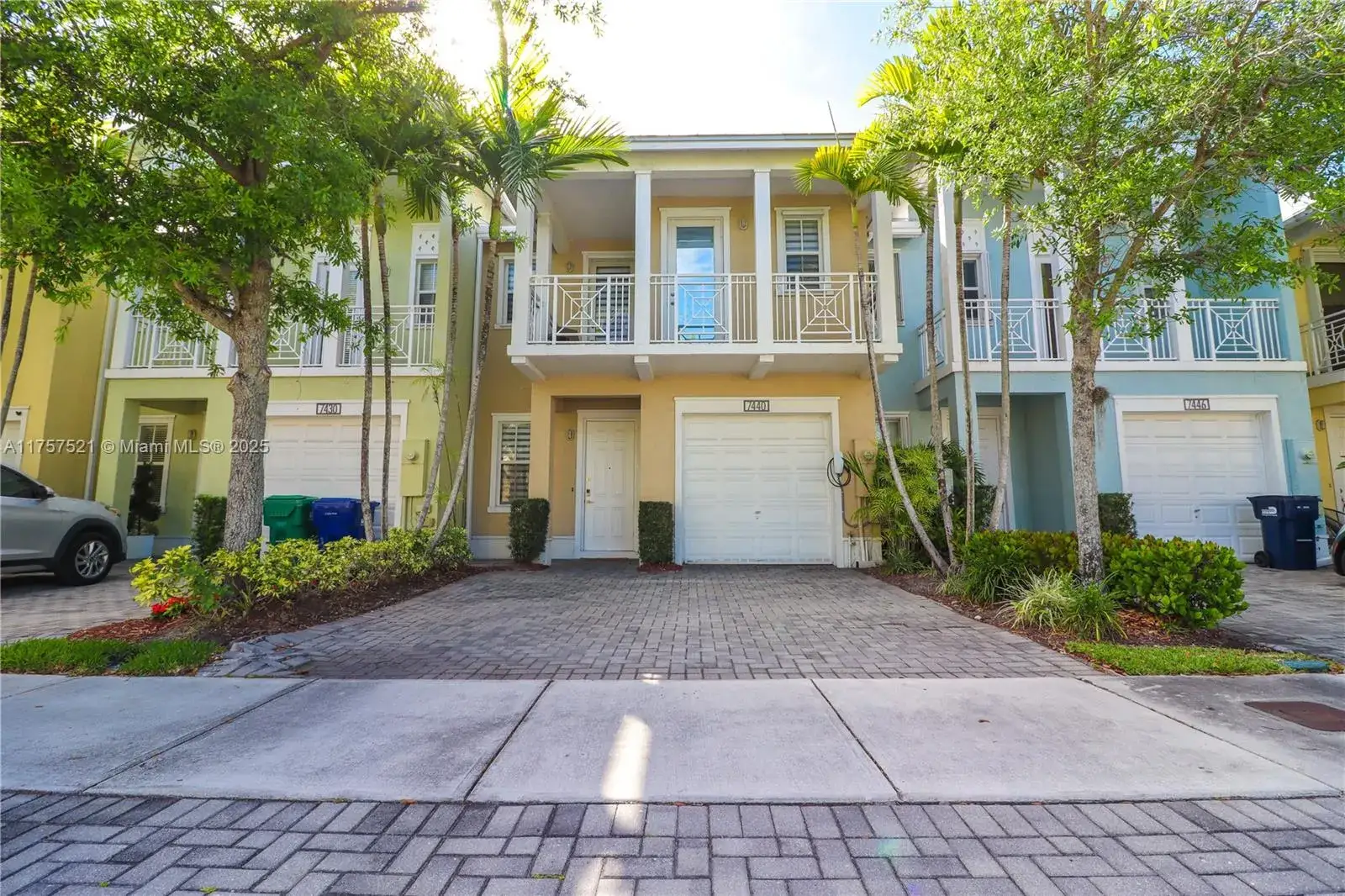 3 bedroom 2 bath Residential for sale at 7440 NW 114th Path, Doral FL 33178