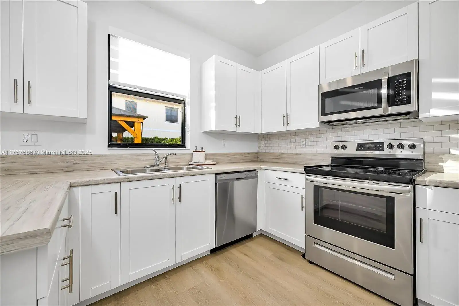 3 bedroom 2 bath Residential for sale at 4671 Santa Cruz Way # 4671, Davie FL 33314