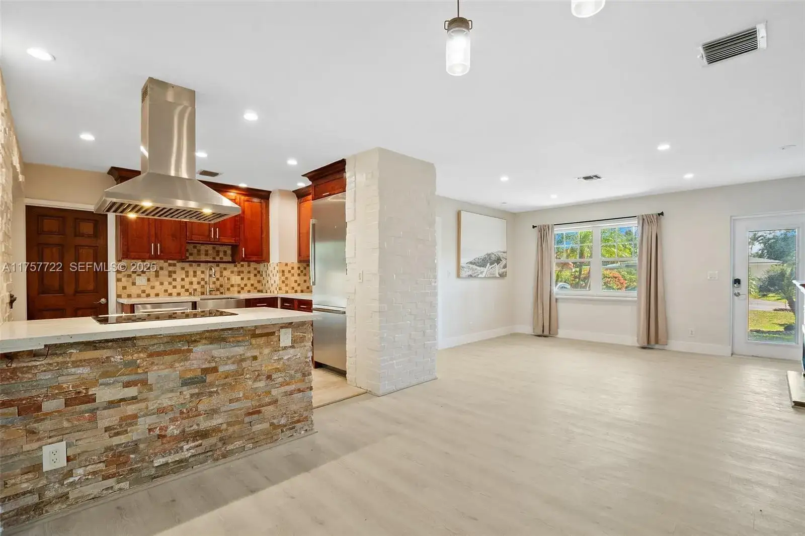 3 bedroom 2 bath Residential for sale at 2725 NE 21st Ave, Fort Lauderdale FL 33306