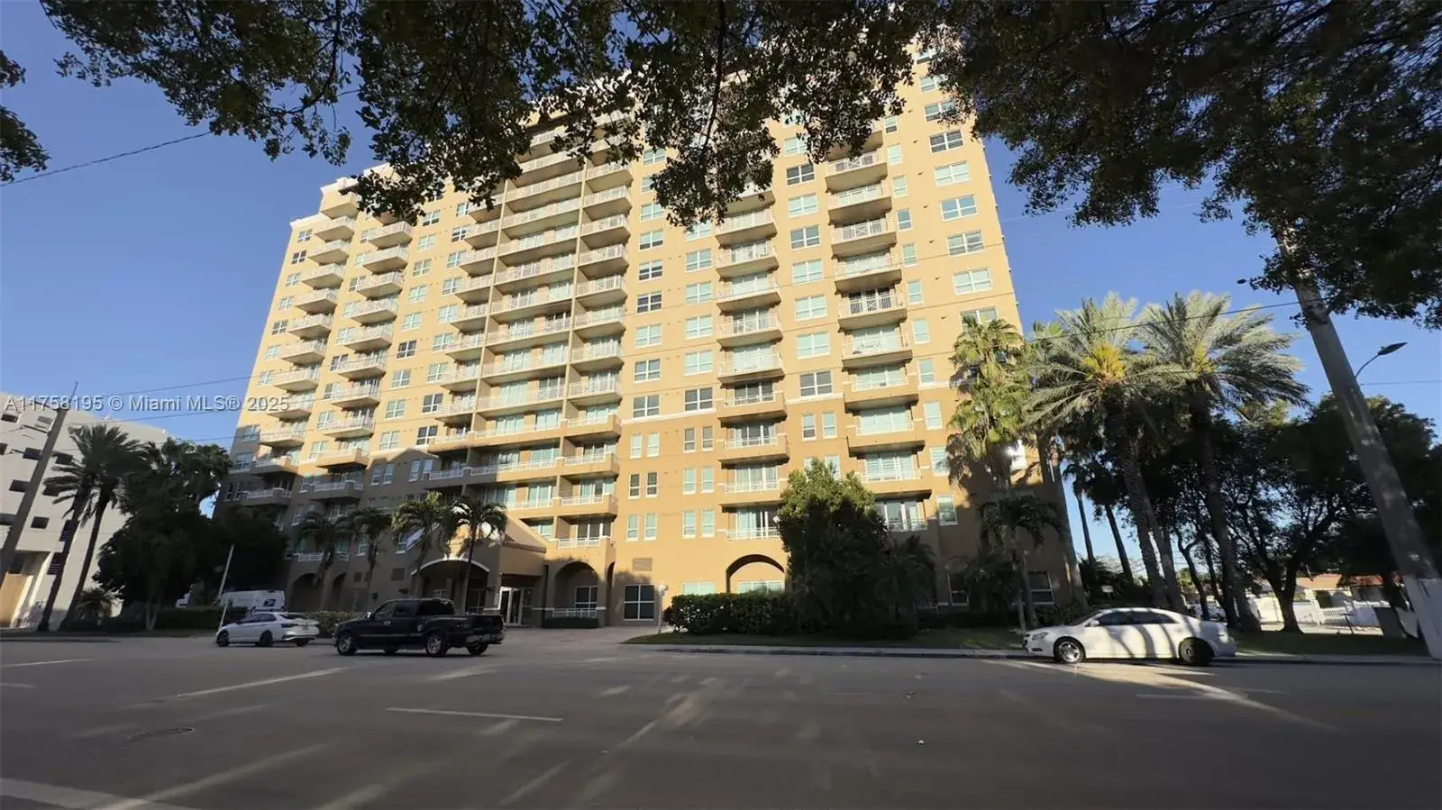 2 bedroom 2 bath Residential for sale at 2665 SW 37th Ave # 612, Miami FL 33133